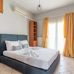 Spacious Apartment Near Downtown