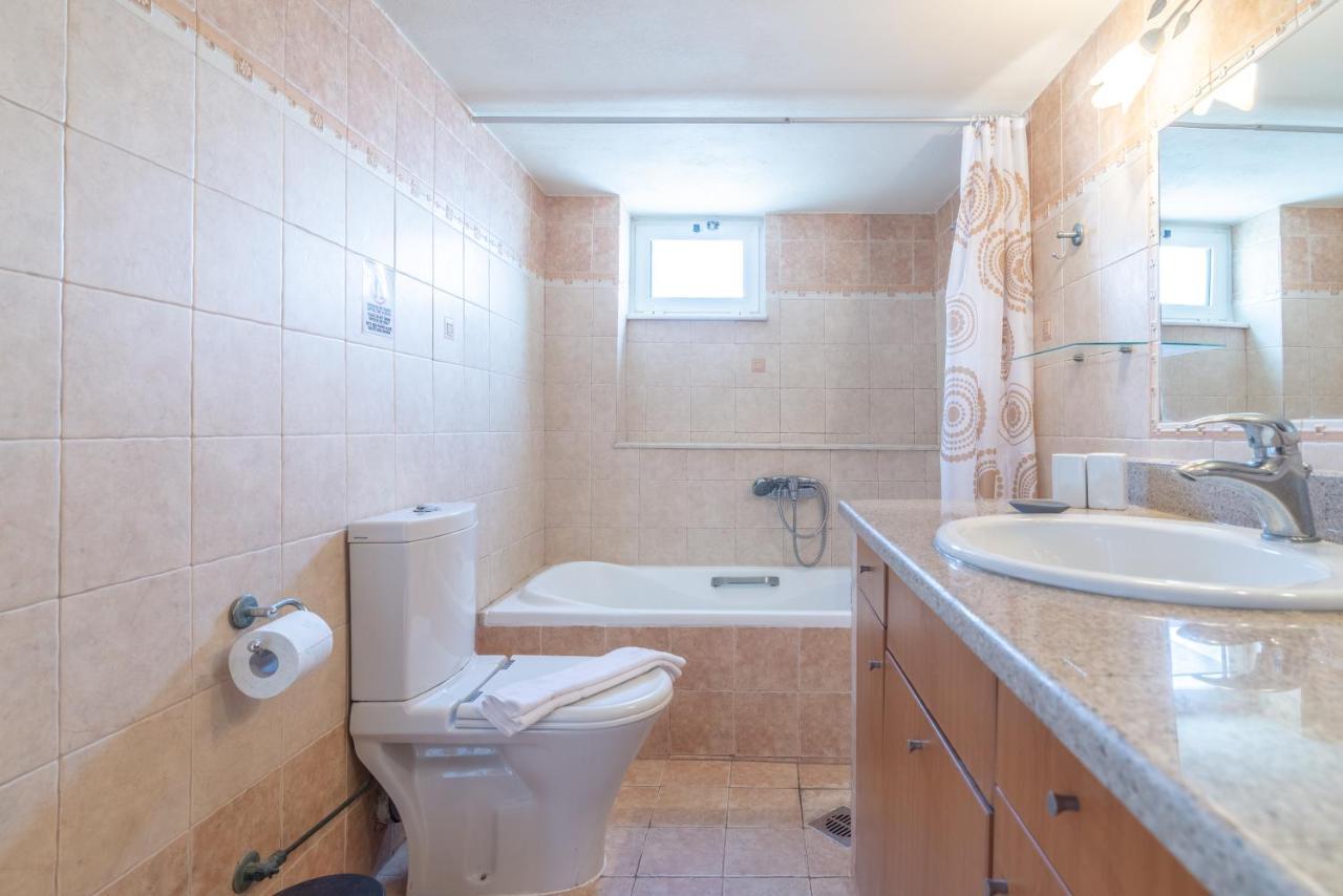 Spacious Near Downtown Apartment Iraklio